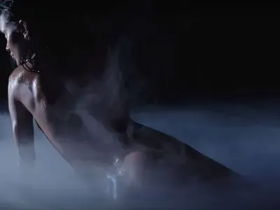 Новият клип на Мария ЗАБРАНЕН за малолетни! Видеото крайно скандално, певицата както майка я родила