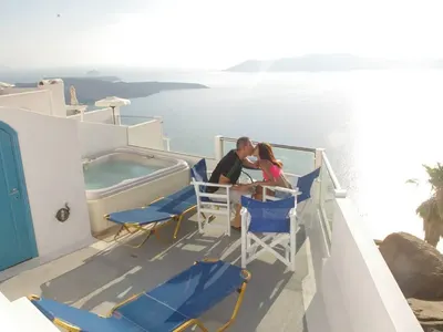 Пенка Карибското тяло вдига сватба! Миската се хвана с автомонтьор