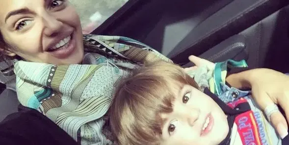 ТЕЗИ ДВЕ ВИДЕА ще ви трогнат! Вижте как децата на Благо реагират на сватбата му с Есмер