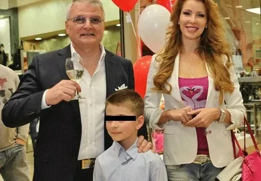 Възмутително, опасно и рисковано! Ирен Онтева родила със секцио в 8-ия месец, за да не надебелее! (Бебето лежало 30 дни в кувиоз заради фигурата й)