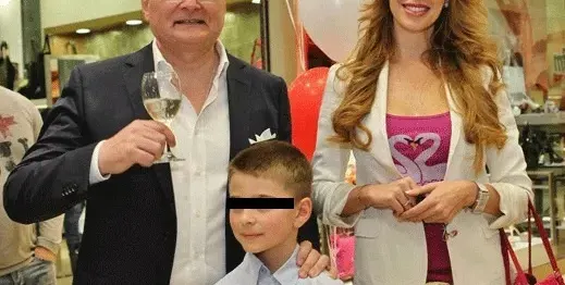 Възмутително, опасно и рисковано! Ирен Онтева родила със секцио в 8-ия месец, за да не надебелее! (Бебето лежало 30 дни в кувиоз заради фигурата й)