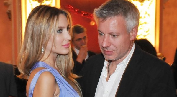 Мъжът на Антония Петрова имал над $ 50 милиона! Миската отишла при него „на повикване“! (Вижте още скандални истини)