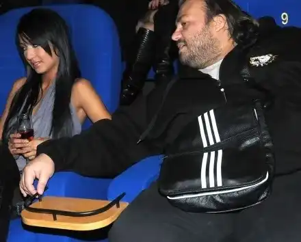 Ани Хоанг жертва на тормоз? Люси й избил зъб с шамар (Често я пердашил заради изневерите й)