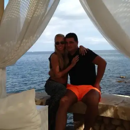 Балдъзата на Таки тъне в лукс! (Анна Шехтова живее в апартамент за милиони на брега на Арабско море)