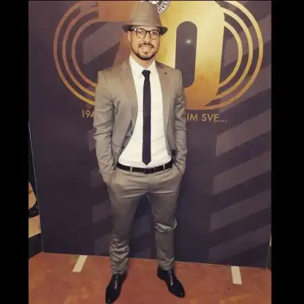 Божинов се барна, но направи грешка! Новият му стил - с очила, го изпрати на другия бряг (Вижте забавни снимки)