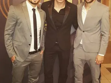 Божинов се барна, но направи грешка! Новият му стил - с очила, го изпрати на другия бряг (Вижте забавни снимки)