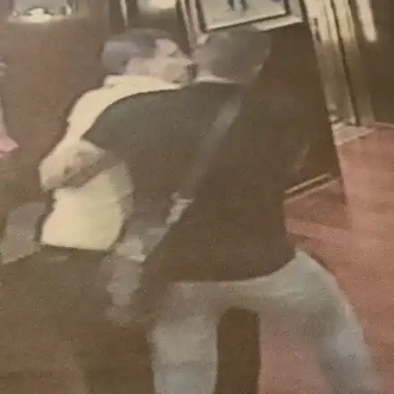 Екслузивно! Вижте как набиха Сашо Майонезата (Кадри от охранителна камера)