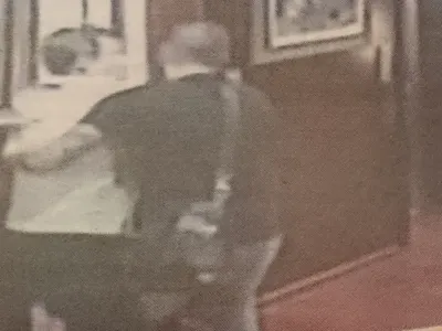 Екслузивно! Вижте как набиха Сашо Майонезата (Кадри от охранителна камера)