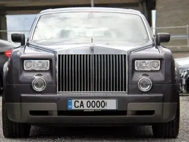 Ето кой кара най-скъпите коли в България! Автопаркът му е на стойност 3 милиона! (СНИМКИ)