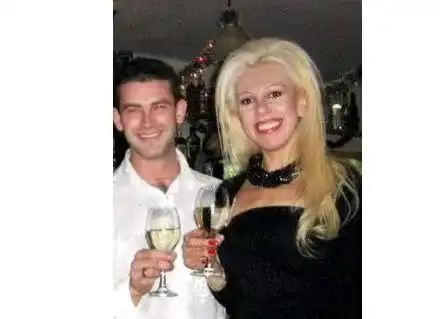 Гаджето на Луна: С нея редуваме бой и любовни ласки (Вижте какво разказва за връзката им)