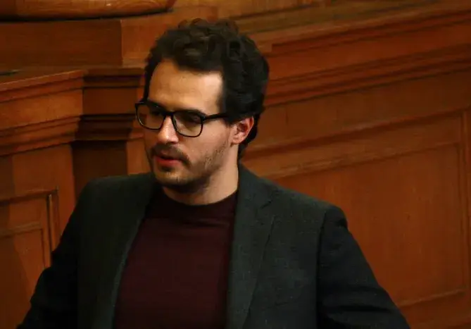 Измама? Реформаторът Антони Тренчев с кола за 320 бона, била служебна