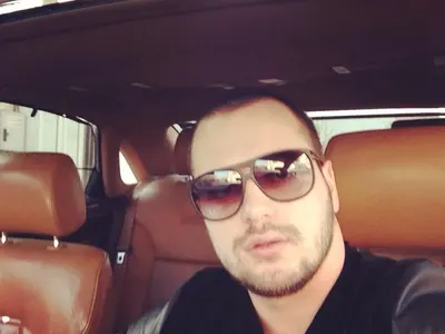 Кой чака навън Валериева за годеж, докато тя сваля Гъмов в Къщата? (Мона топли завивките на сина на гербаджията Лъчо Мозъка)