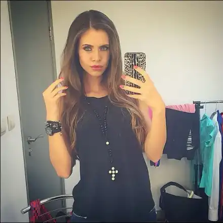 Куини призна: Благой беше грешка! (Сега даскал теши разбитото й сърце)