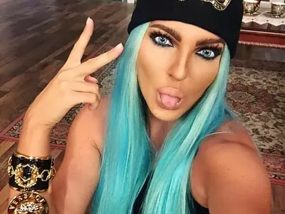 Мега модерно! Андреа и сестрата на Кардашиян с еднакви прически – мятат сини гриви (Гаджето на Кубрат хвърли ръкавицата и към Карлеуша)