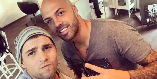 Ники оформи веждите и е готов за нови партита в нощна София!