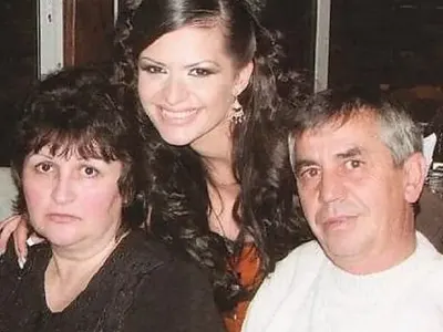 Похвално! Преслава позлати родителите си, имат повече пари от самата нея!