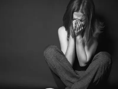 Супер скандал! Преподавател спи със студентки от Софийския срещу шестици (Вижте кой е)