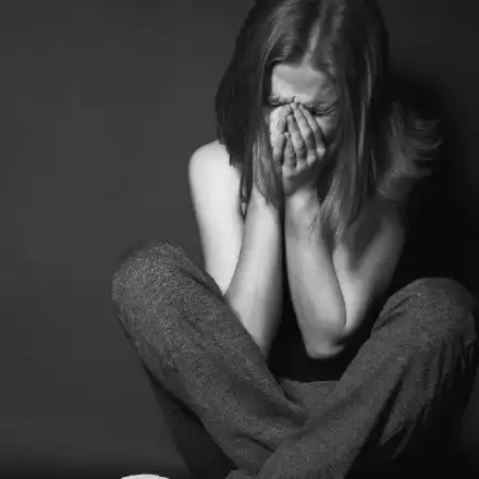 Супер скандал! Преподавател спи със студентки от Софийския срещу шестици (Вижте кой е)