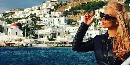 Разделиха ли се Русата Златка и Георги? Райкова хукна с други мъже на почивка в Гърция (Показа и дупе, СНИМКИ)