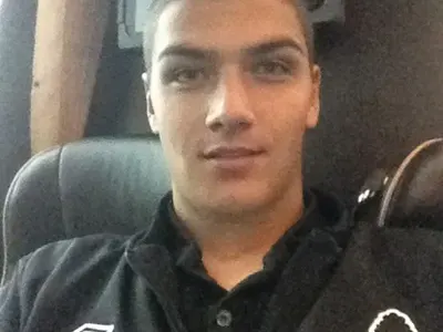 Сестрата на Гущеров топ бръмчалка сред футболистите! Вижте с кого я хванахме да се натиска (Снимки само ТУК)