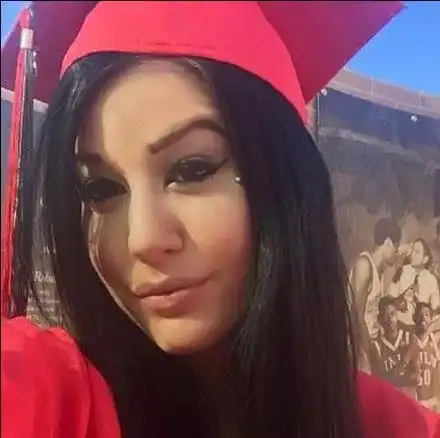 Щерката на Кичка излъга за опиатите  (Кристи-Жаклин позира с домашна нелегална лаборатория)