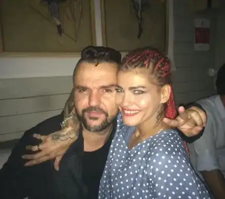 Скандал! Жана Бергендорф спи с Графа (Музикантът пред развод, жена му разбрала за аферата)