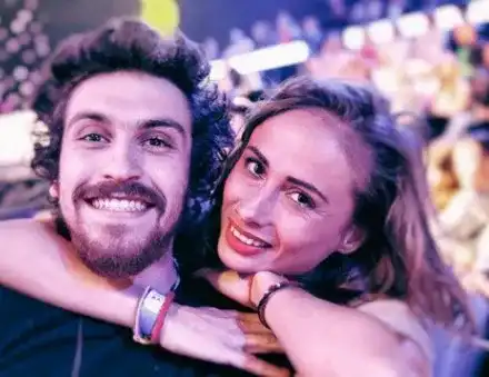 Снахата на Маги Халваджиян се събличала топлес за 200 лева! Подробности за разкрепостеното й минало