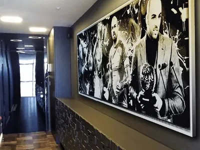 СНИМКИ! Ники Михайлов живурка в жилище за милиони! (Управлява уреди чрез интернет, вижте интериорът и гледката)