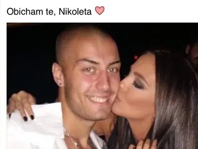 Среднощни приключения: Николета и Андреа като отвързани - раздават целувки като за световно! (Горещи снимки от съботната им парти вечер)