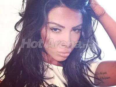 Вижте КЛОНИНГА на Николета Лозанова! Силиконката пълно копие на водещата след редица пластики