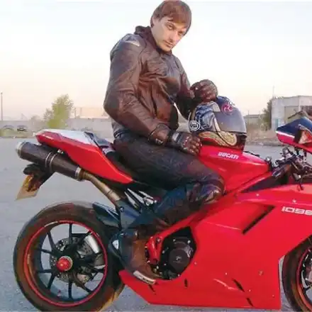 Владо Карамазов се потроши с мотора