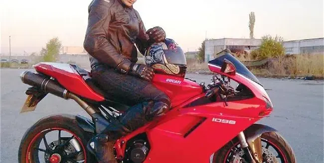 Владо Карамазов се потроши с мотора