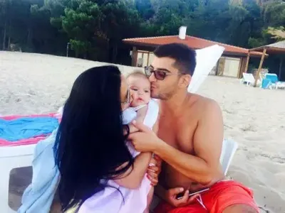 БЕЙБИ БУМ! Вижте най-известните бебета, които се родиха през изминалата 2015-а! (СНИМКИ)