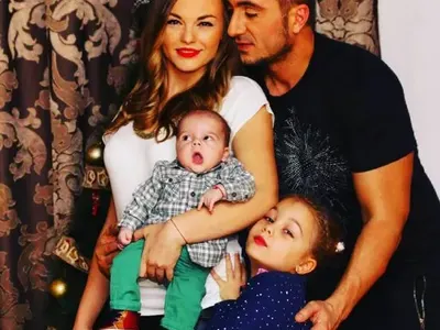 БЕЙБИ БУМ! Вижте най-известните бебета, които се родиха през изминалата 2015-а! (СНИМКИ)