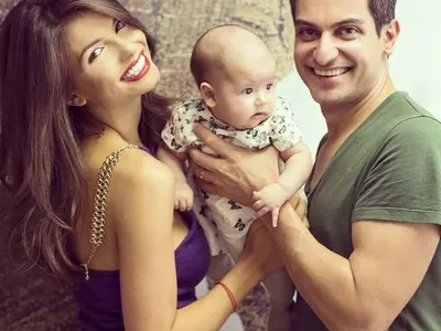 БЕЙБИ БУМ! Вижте най-известните бебета, които се родиха през изминалата 2015-а! (СНИМКИ)