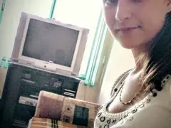 НЯМА ДА ПОВЯРВАТЕ! Откриха изчезналата седмокласничка в сайт за платени усуги (СНИМКИ)