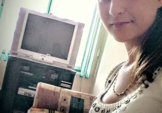 НЯМА ДА ПОВЯРВАТЕ! Откриха изчезналата седмокласничка в сайт за платени усуги (СНИМКИ)