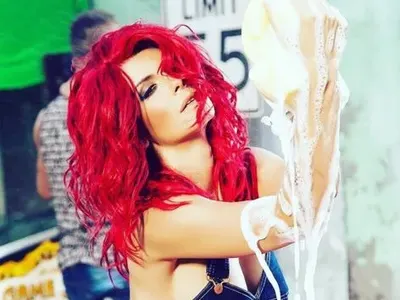 Новият клип на Анелия „Аз съм дяволът“ взриви нета! Вижте бурните реакции, които предизвика