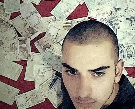 СКАНДАЛ! Синовете на вездесъщия кмет Ценко Чоков тънат в лукс, пари и злато, вижте какви коли карат братята! (ШОКИРАЩИ КАДРИ)