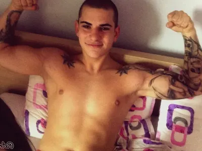 СКАНДАЛ! Синовете на вездесъщия кмет Ценко Чоков тънат в лукс, пари и злато, вижте какви коли карат братята! (ШОКИРАЩИ КАДРИ)