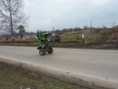 СКАНДАЛ! Синовете на вездесъщия кмет Ценко Чоков тънат в лукс, пари и злато, вижте какви коли карат братята! (ШОКИРАЩИ КАДРИ)