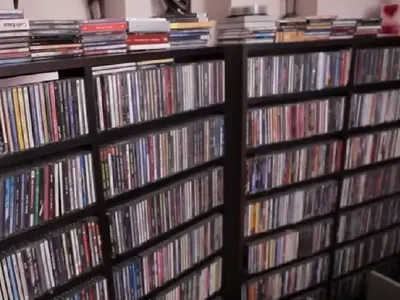 Вижте скъпарския дом на Мария Илиева! Певицата с два аквариума и една прислужница! (СНИМКИ)