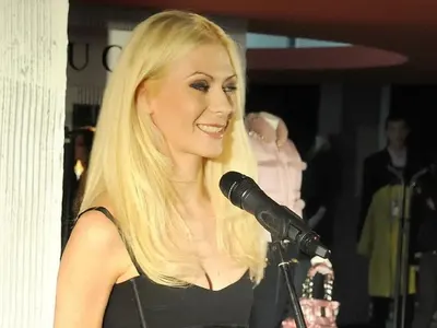 БРУТАЛНА ИСТОРИЯ! Мъжът на Мис България Елена Ангелова я държи под ключ и я насилва! Полицията мълчи (Подробности от любовника й)