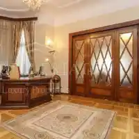 Първо в HotArena! Гущеров и Мария продават палата си в центъра на София за 8 млн. евро! Вижте уникални снимки отвътре и вън