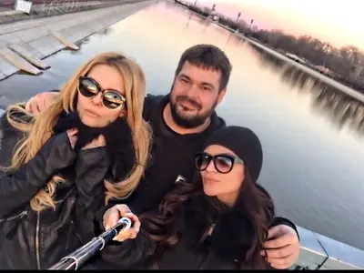 Уникална БОМБА в HotArena! Известен бизнесмен и жена му опраскаха Преслава (Цялата скандална история без ЦЕНЗУРА)