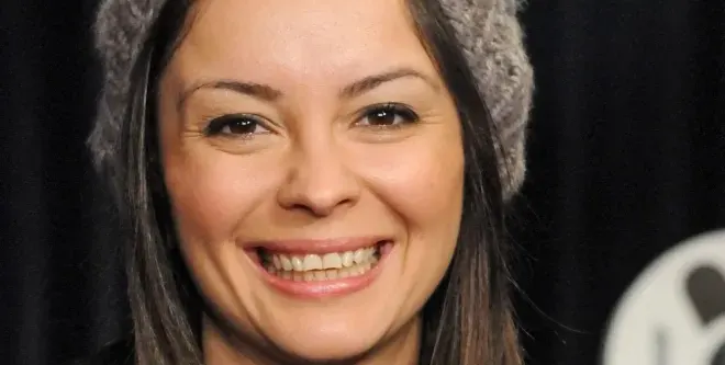 Вики от „Мастило“ ражда на рождения си ден (Вижте как ще се казва дъщеря й)