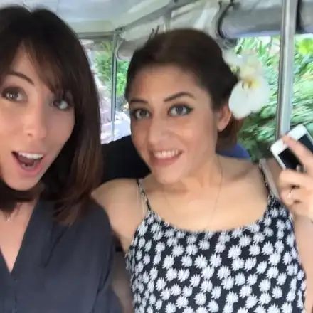 Зара заряза гаджето си (Защо брадърката е сама в Тайланд?)