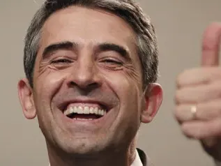 А стига, бе! Номинираха Плевнелиев за най-красив българин