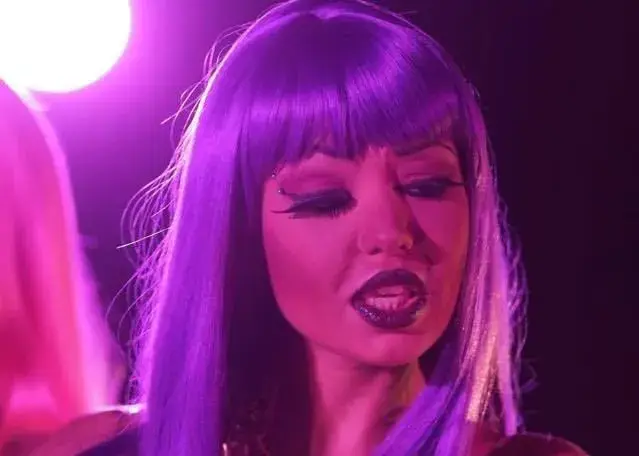 Адриана: Дреме ми на пигито за вас, хейтъри!