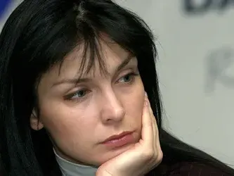 Жени Калканджиева напуска България (Лични драми тресат миската)